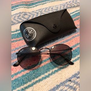 Sold on Mercari Awesome Ray Ban sunglasses 🕶️